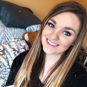 Meet your Posher, Carissa